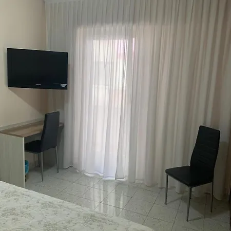 Oda ve Kahvaltı Domus Della Radio 2*